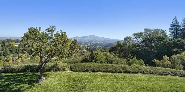 2001 Skycrest Dr