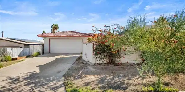 54180 Avenida Cortez