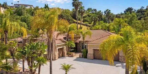 2810 Countrywood Lane