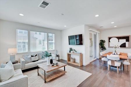 4563 Huntington Lane