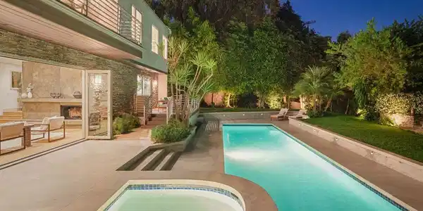3084 Franklin Canyon Drive