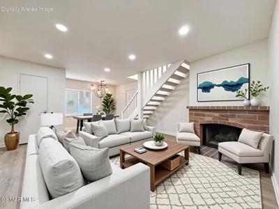 1752 E Avenida De Las Flores