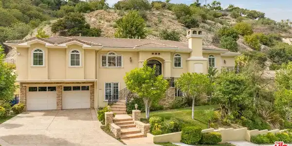 3691 Benedict Canyon Lane