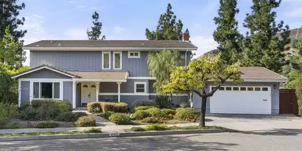 3127 Arrowhead Drive