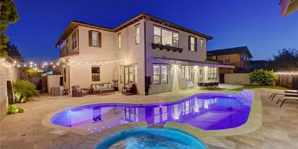 1127 Las Colinas Way
