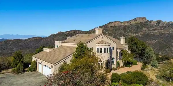 10827 Pacific View Drive