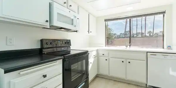 2420 Los Coyotes Drive
