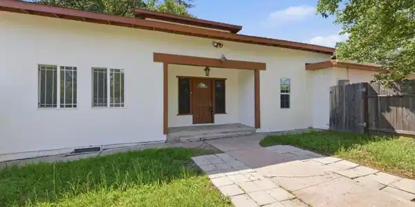 11240 Highway 49
