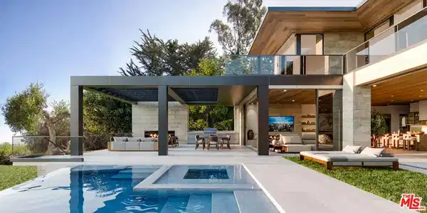 29122 Cliffside Drive