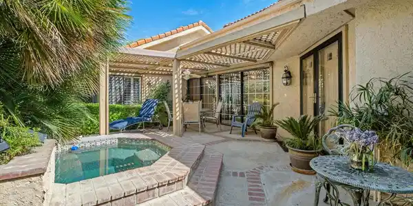 9 Acapulco Drive