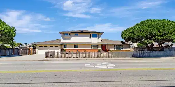 415 Kelly Avenue