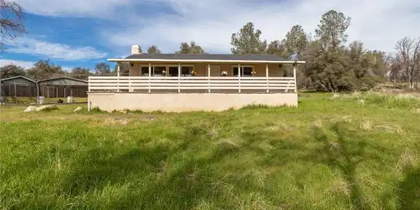 56563 Road 200