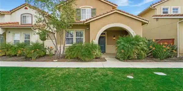 11 Brisa Drive