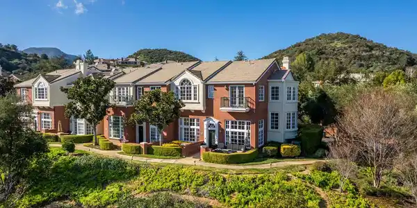 2406 Swanfield Court