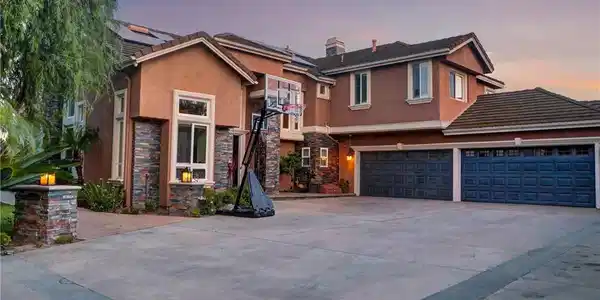 27020 Daisy Circle