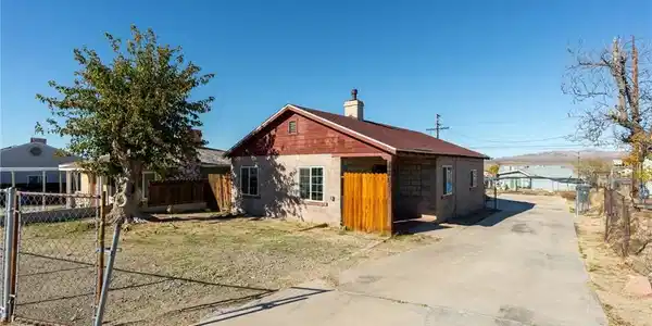 1201 Flora Street