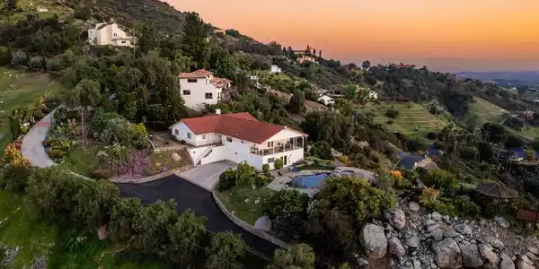 3365 Red Mountain Heights Drive