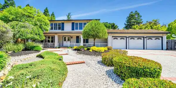 216 Salamanca Ct