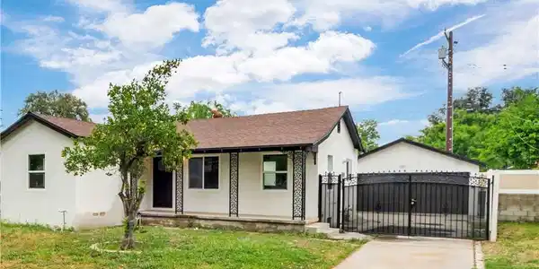 3067 Genevieve Street