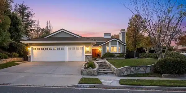 286 Golden Fern Court