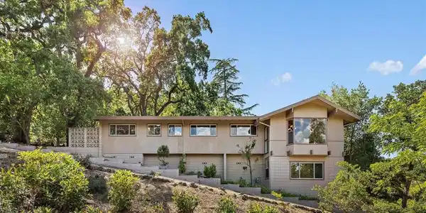 2461 Lunada Lane