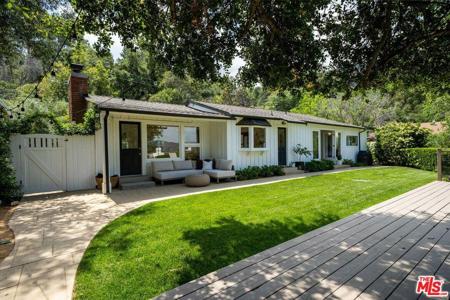 1205 Fernwood Pacific Drive