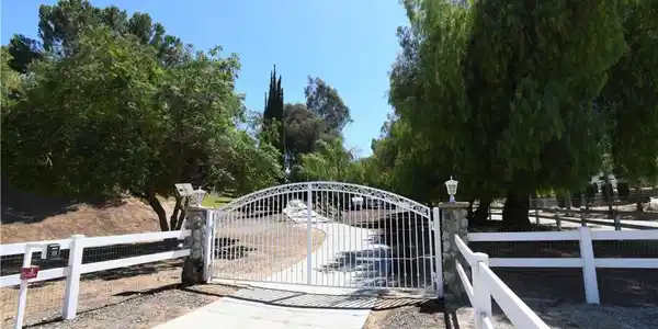 17371 Mockingbird Canyon