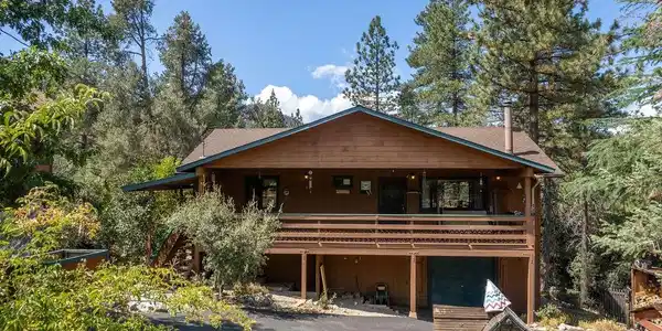2305 Rhine Court