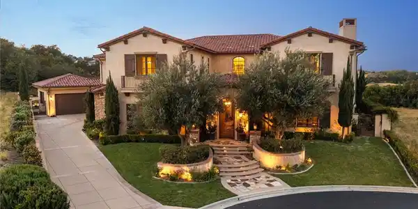 2320 Verona Court