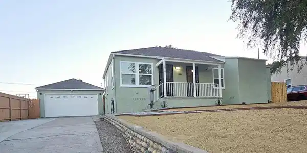 1630 Cameron