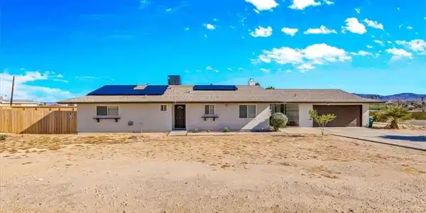 5837 La Luna Avenue