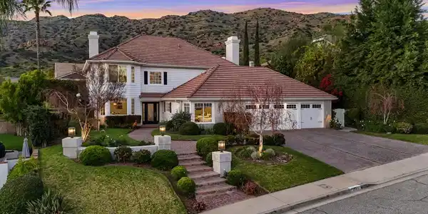 5545 Bromely Drive