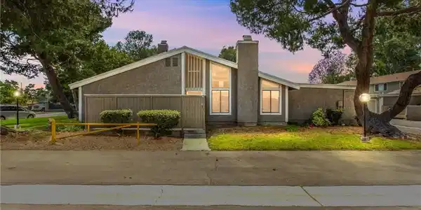 2061 W Redlands Boulevard