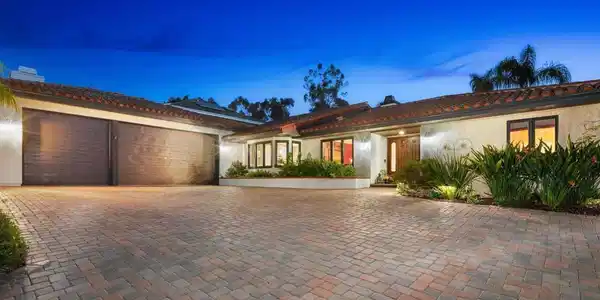 12407 Rue Fountainbleau