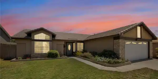 2560 W Plaza Serena Drive