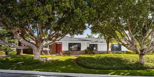 225 Summit Road