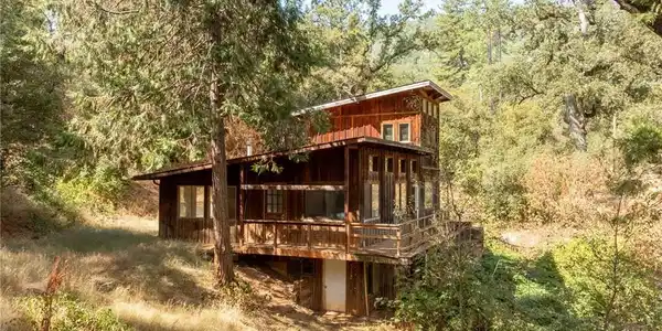 5057 Oak Road