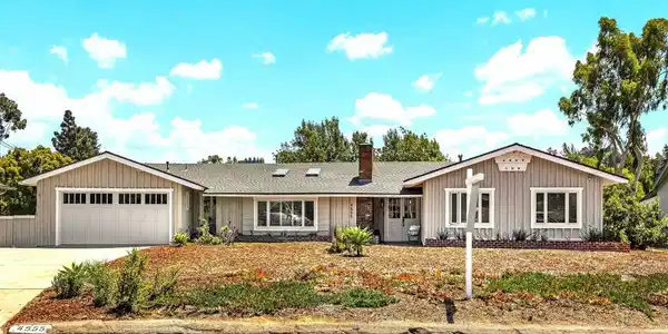 4555 Hillview Dr