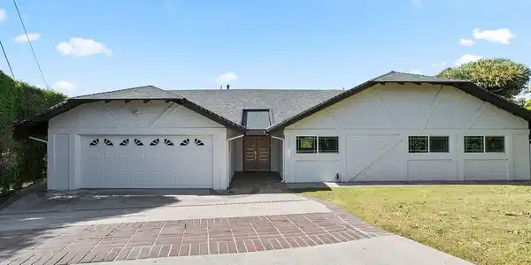 1101 Kenwood Place