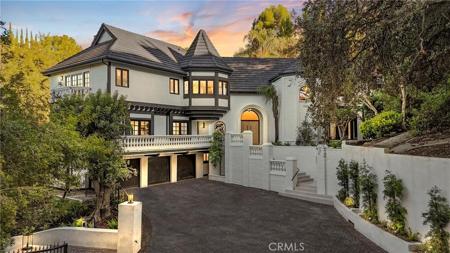 4437 Balboa