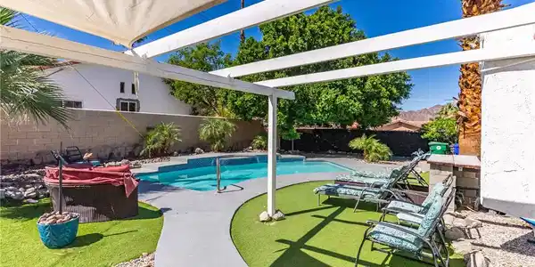 52745 Avenida Obregon