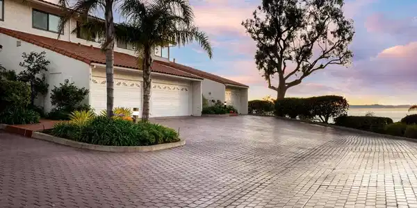 818 Caliente Lane