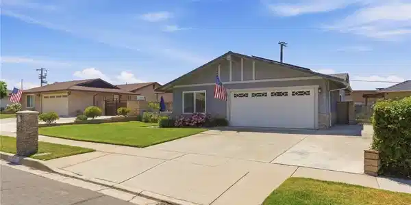 27803 Rainbow Lane