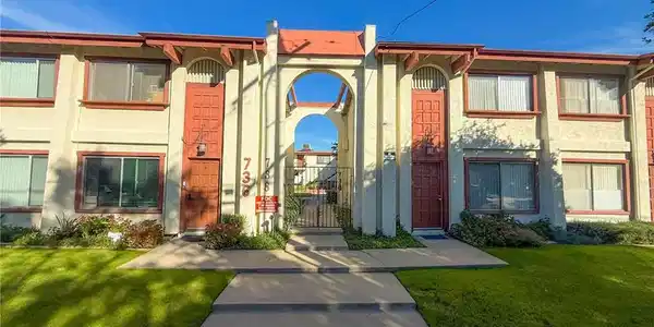 736 S Chapel Avenue