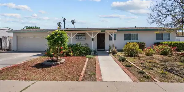 1572 Fremont Ave