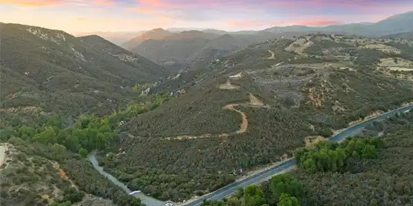 1 La Cresta Highlands Circle