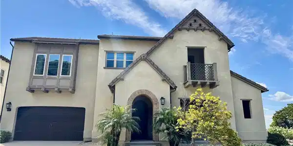 700 E Camellia