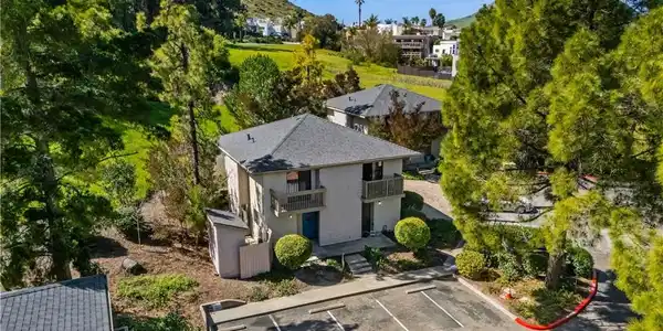 2975 Rockview Place