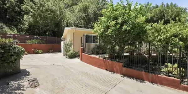 10475 Sulphur Cascade