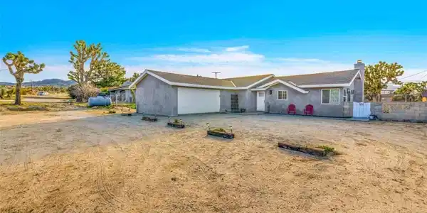 8054 Joshua Lane